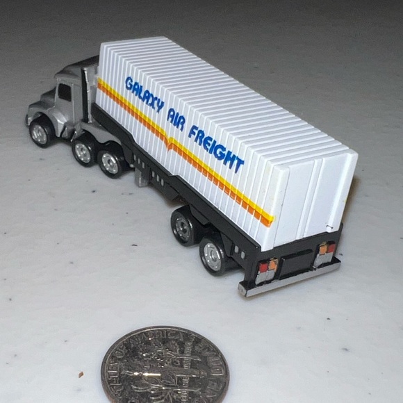 VINTAGE!  Micro Machines-Galaxy Air Freight Semi Tractor Trailor - Picture 9 of 10